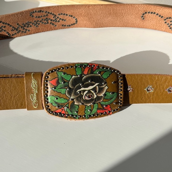 Ed Hardy Leather Belt Yellow Rose Tattoo Buckle Adjustable Size L Vintage Style - Picture 2 of 14